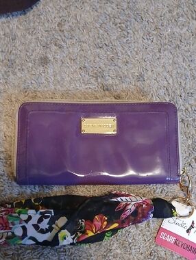 Steve Madden Glossy Purple Zip Wallet with Gold Plate